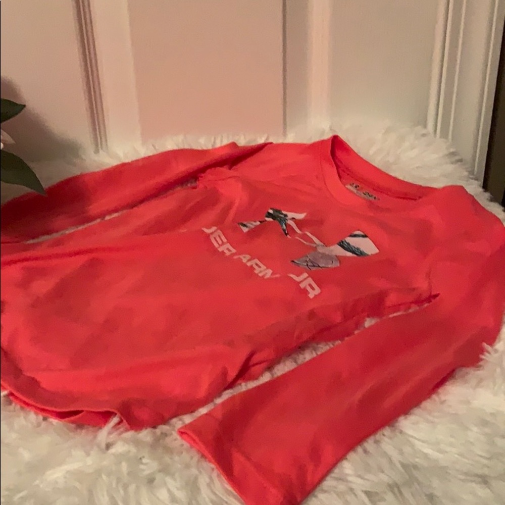 EUC Under Armour long sleeve shirt 24M